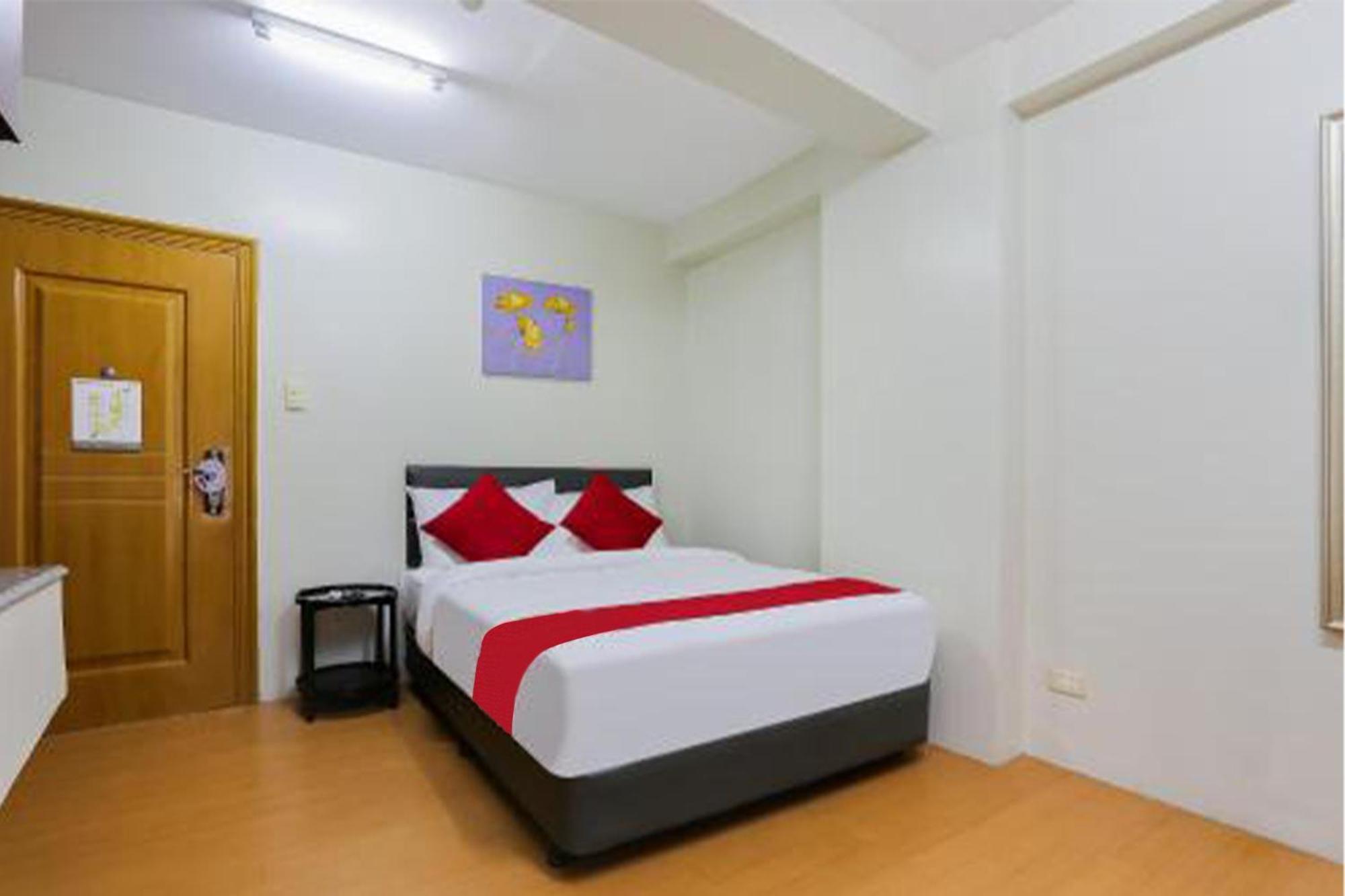 Anglo Residences Manila Quezon City Esterno foto