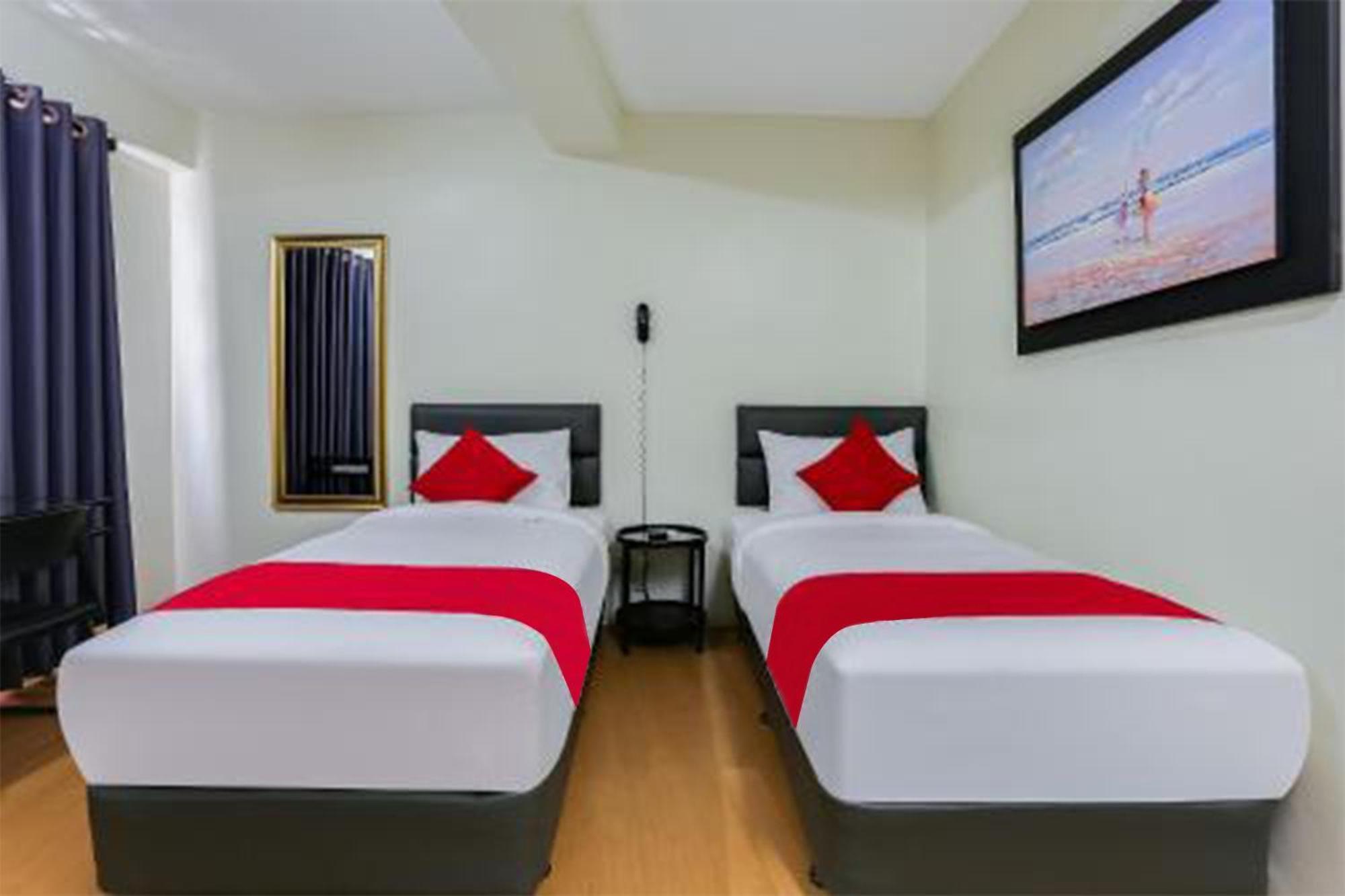 Anglo Residences Manila Quezon City Esterno foto